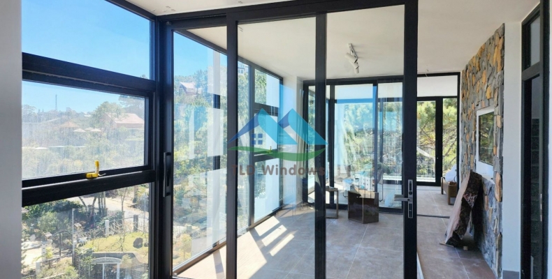 Cách bố trí cửa chính hợp phong thủy theo từng hướng nhà (Đông, Tây, Nam, Bắc)