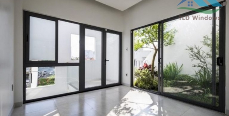 Luồng khí lưu chuyển: Thiết kế vách kính hoặc cửa đón khí chính diện nhưng không đối đầu nhau